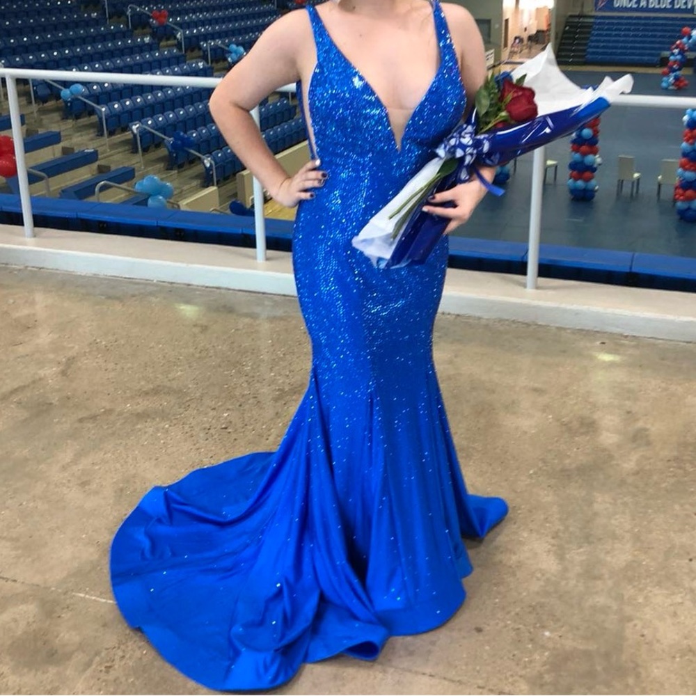 Elegant Blue Evening Gown